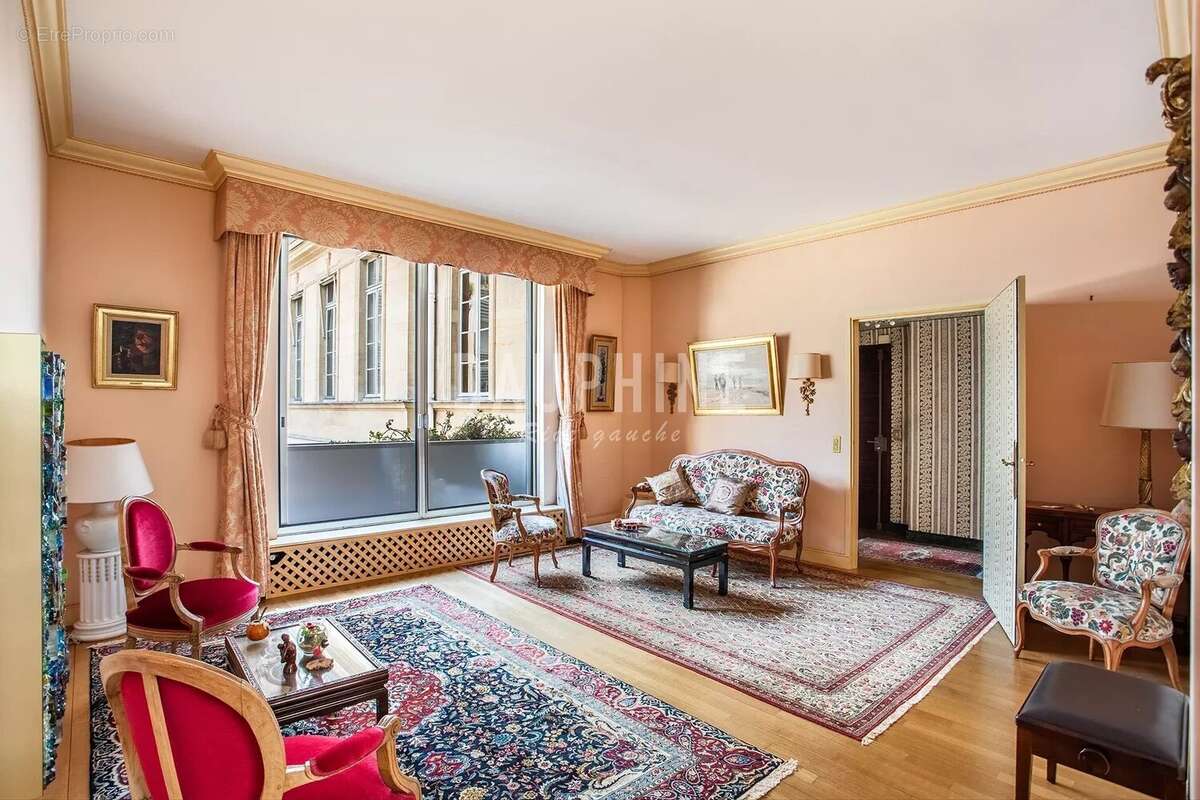 Appartement à PARIS-7E