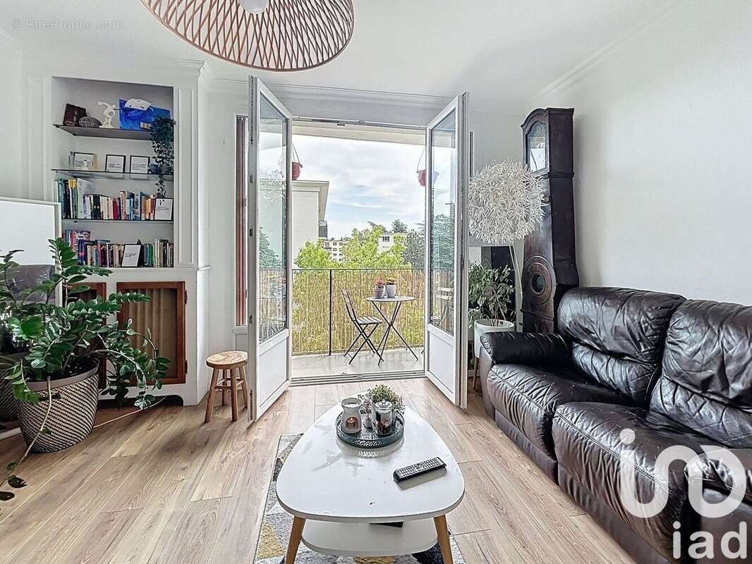 Photo 3 - Appartement à LA CELLE-SAINT-CLOUD