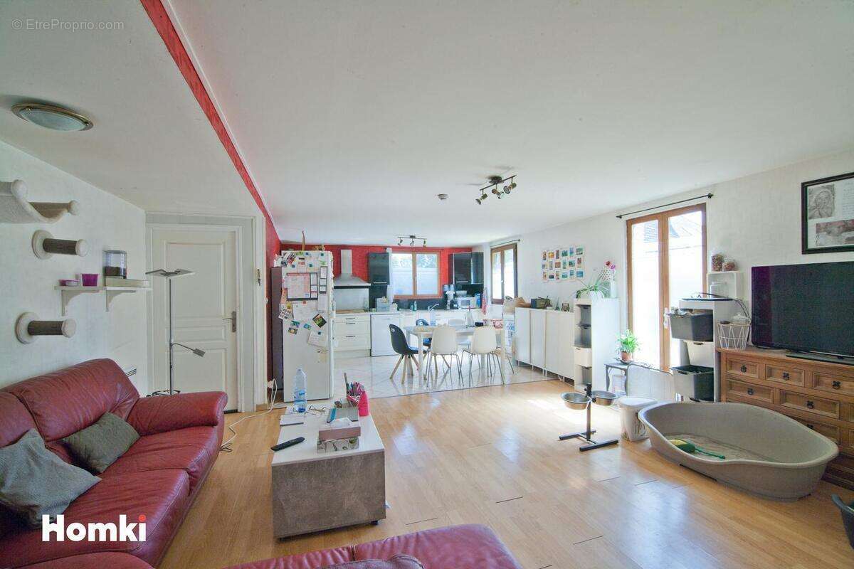 Maison à MONTLIOT-ET-COURCELLES