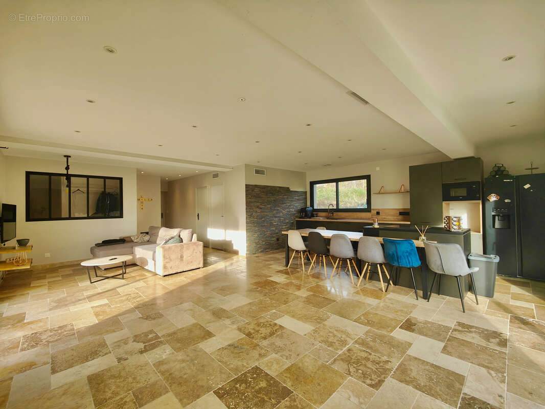 Maison à VERSAILLEUX