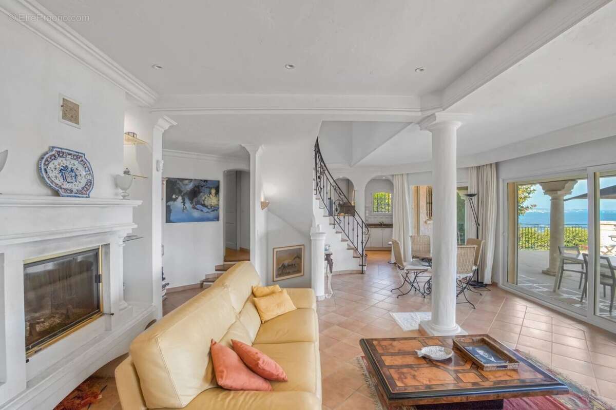 Maison à THEOULE-SUR-MER