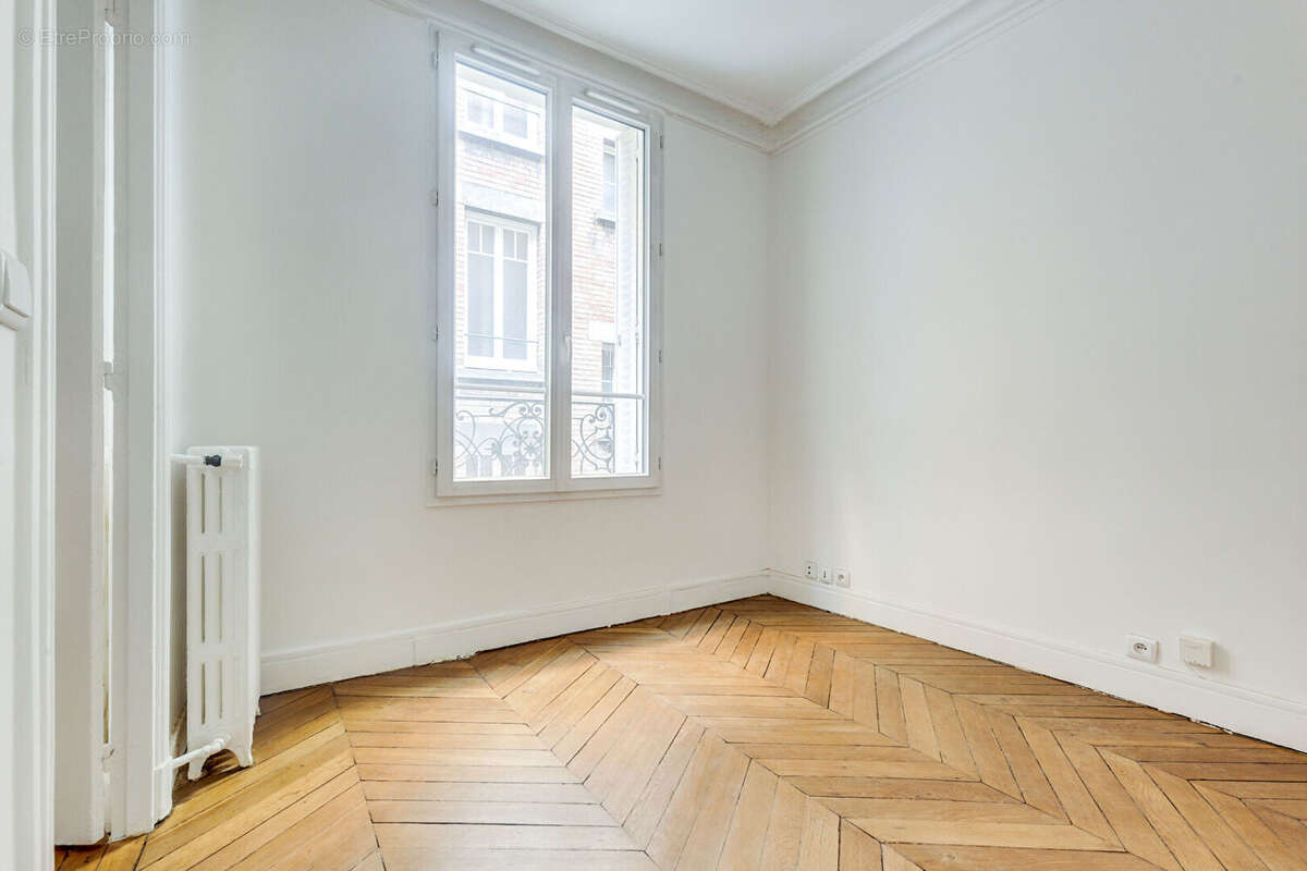 Appartement à PARIS-14E