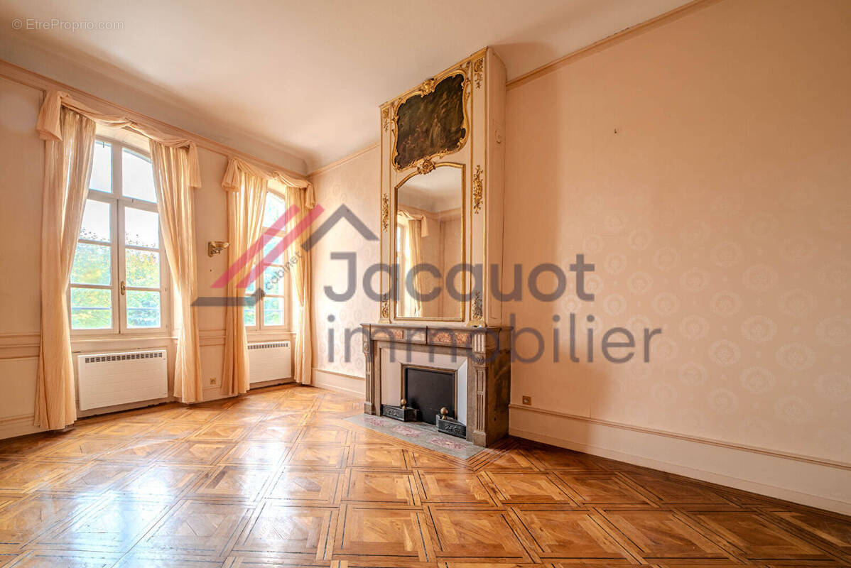 Appartement à LONS-LE-SAUNIER