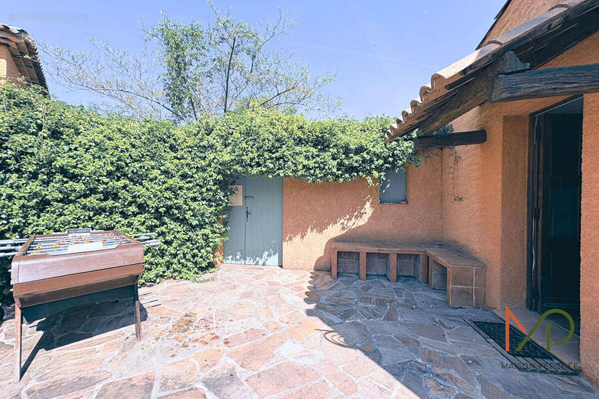 Maison à SAINT-ANTONIN-DU-VAR