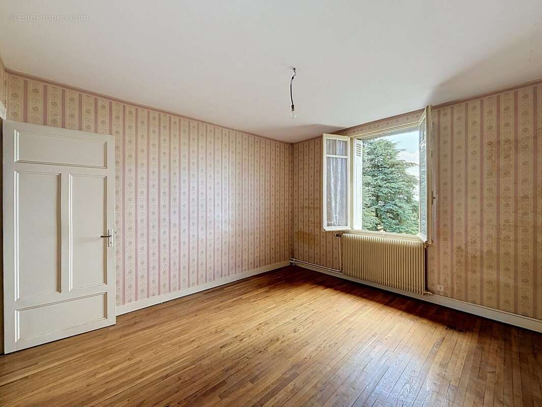 Maison 89 m² à La Chaussee-Saint-Victor  - photo 7