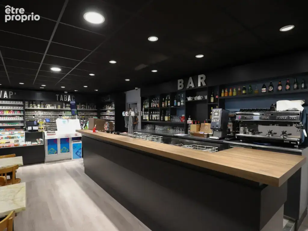 Photo Commerce à Poitiers au prix de 482 240€
