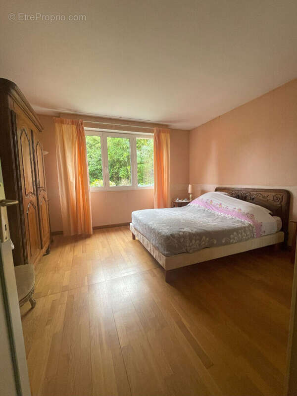 Maison à SAINTE-OUENNE