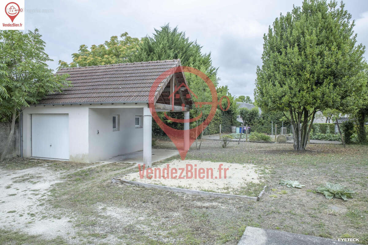 Maison à MOULINS-SUR-YEVRE