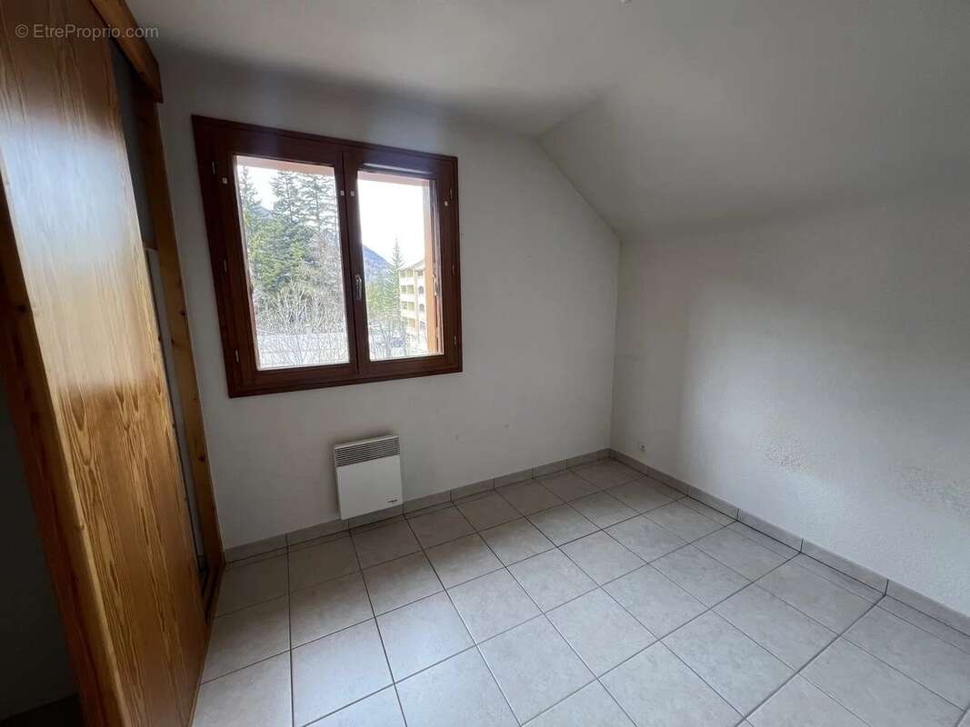 Appartement à LA SALLE-LES-ALPES