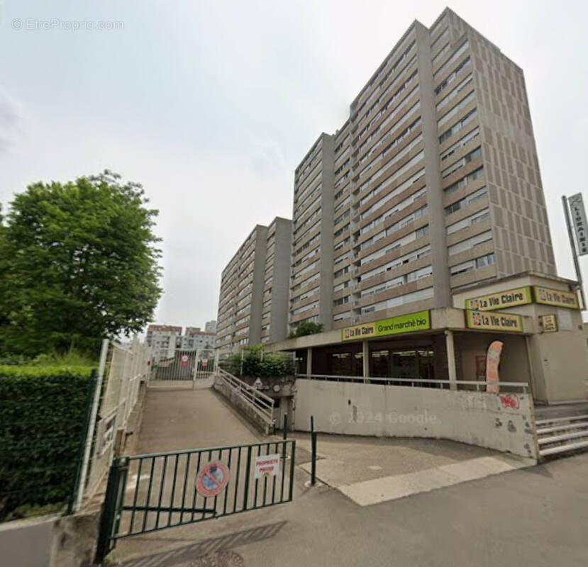 Parking à VILLEURBANNE