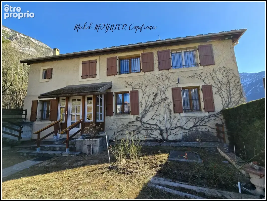 À L’Argentière-la-Bessée, maison de caractère sur plus de 2 500 m² de terrain, volumes, annexes et vraie présence - photo 14