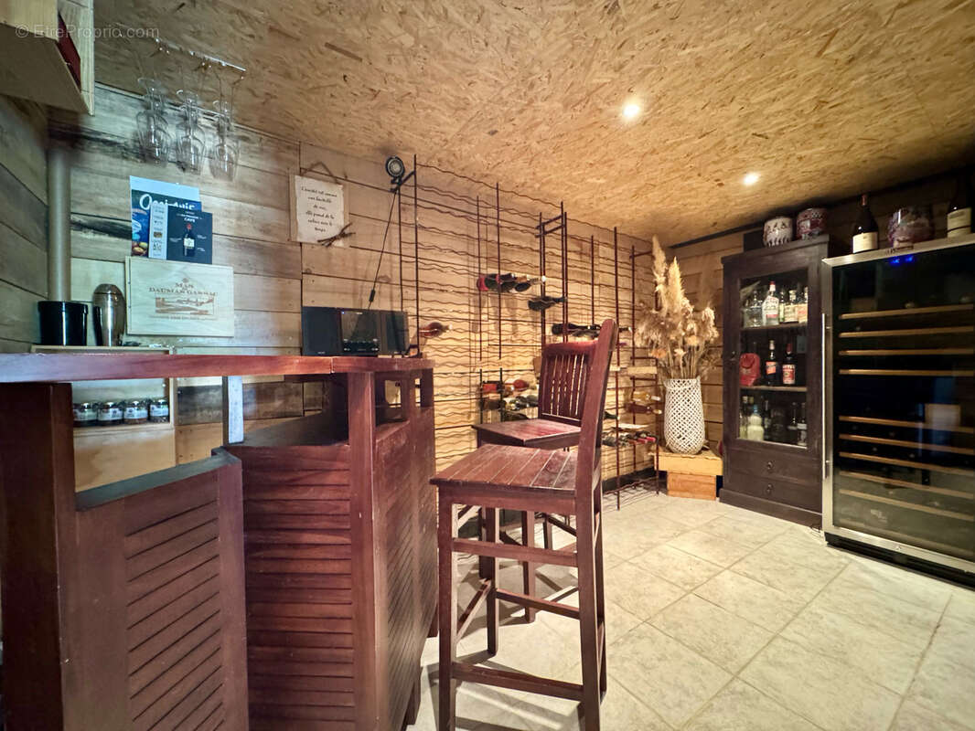 Maison à VAILHAUQUES