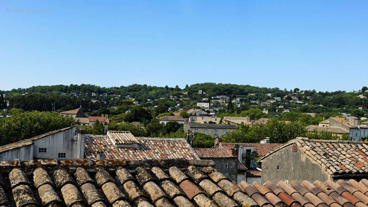 Sommiéres - Centre historique - Maison 6 Pièces 130 M2 A rafraichir - photo 2