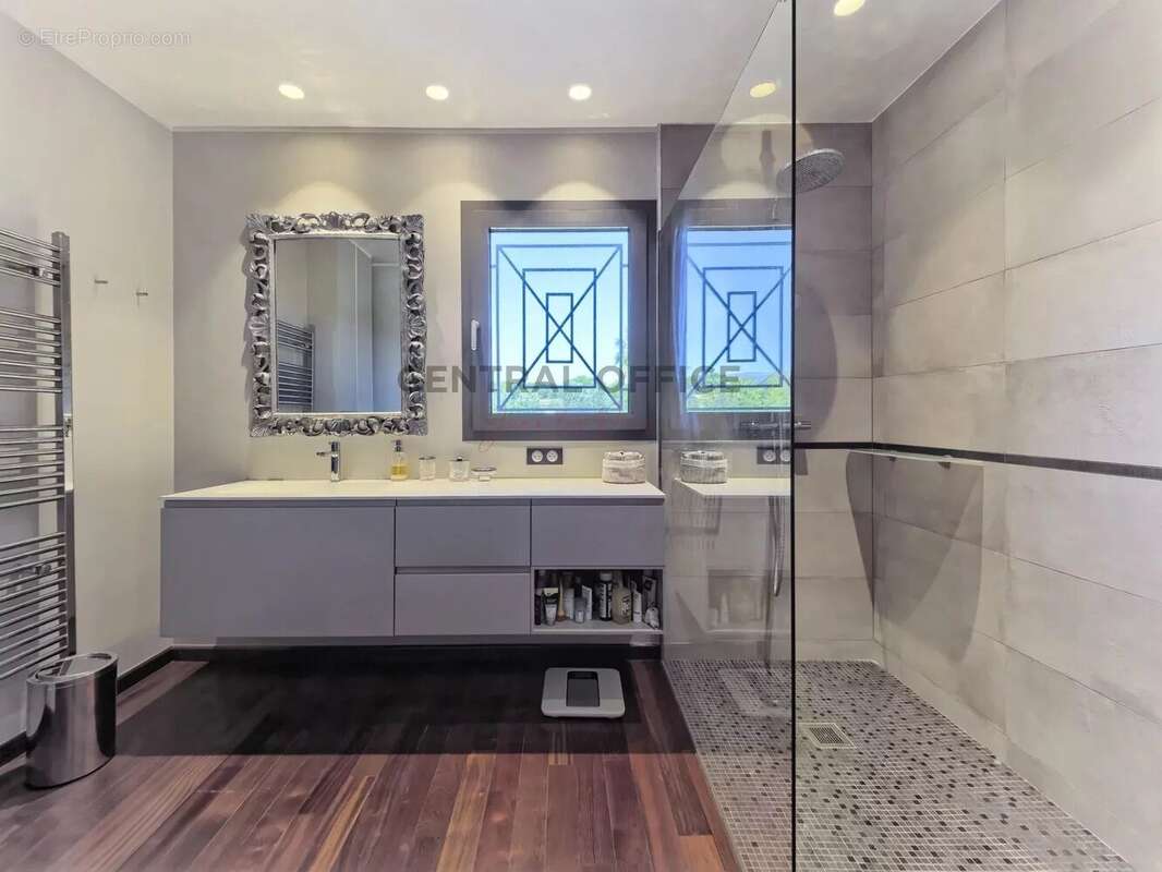 Maison à MOUGINS