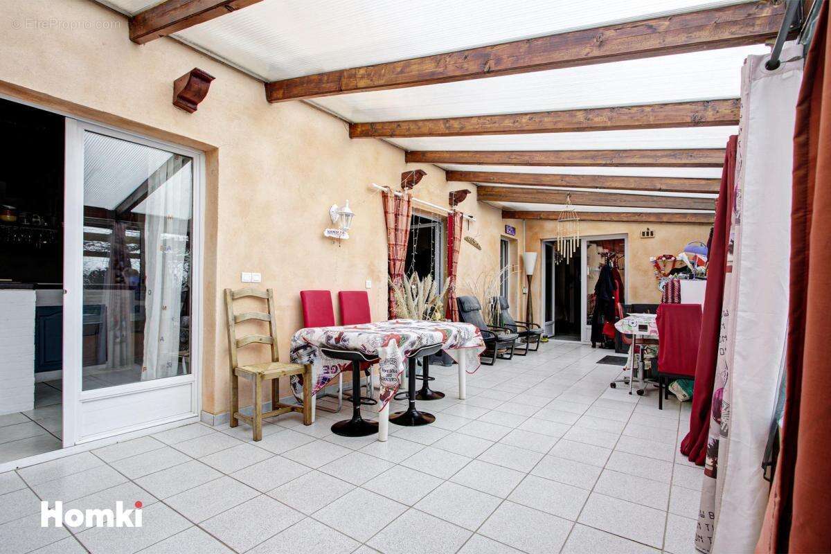 Maison/Villa T6 de 150 m2 de plain-pied à Millas 66170 - photo 3