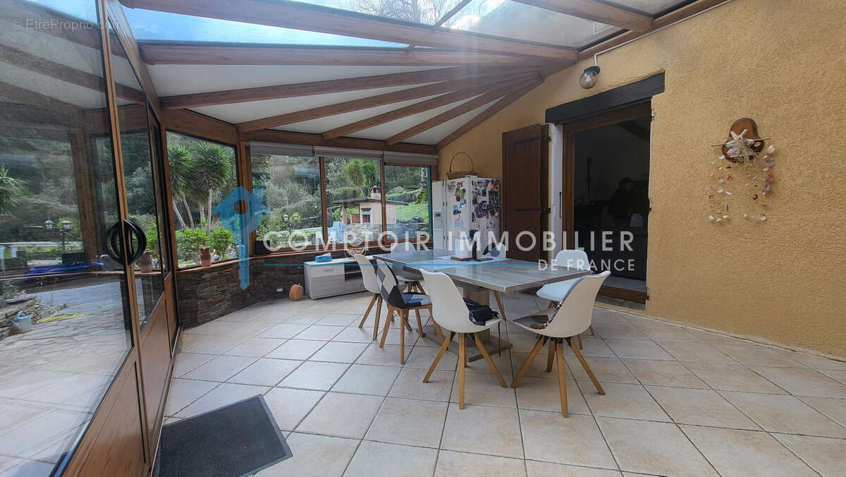 Villa P3 avec dépendance P2 au CAP CORSE sur un terrain de 1500 m2 - photo 3