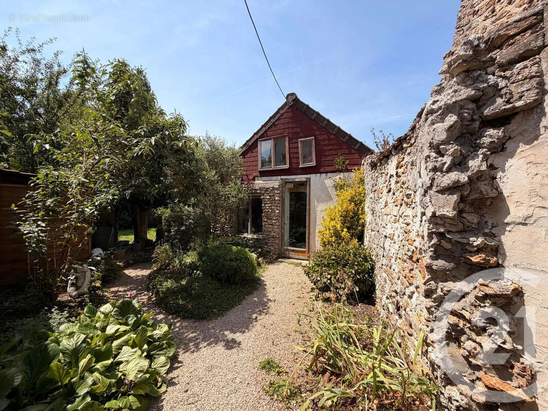 Maison à LONGPERRIER