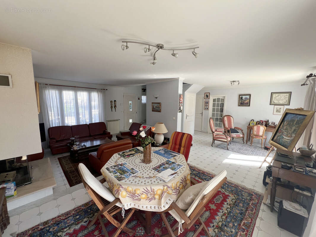 Maison à ORMESSON-SUR-MARNE