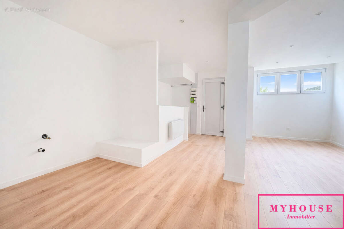 Appartement à BAGNEUX