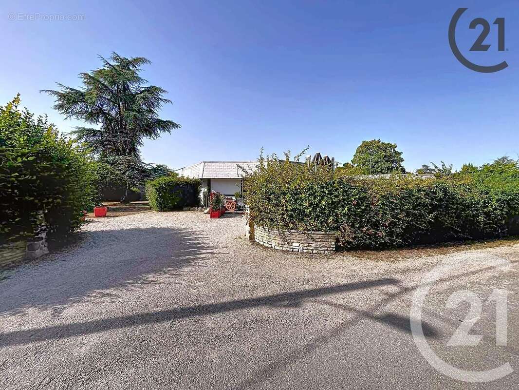 Autre à ESCOLIVES-SAINTE-CAMILLE