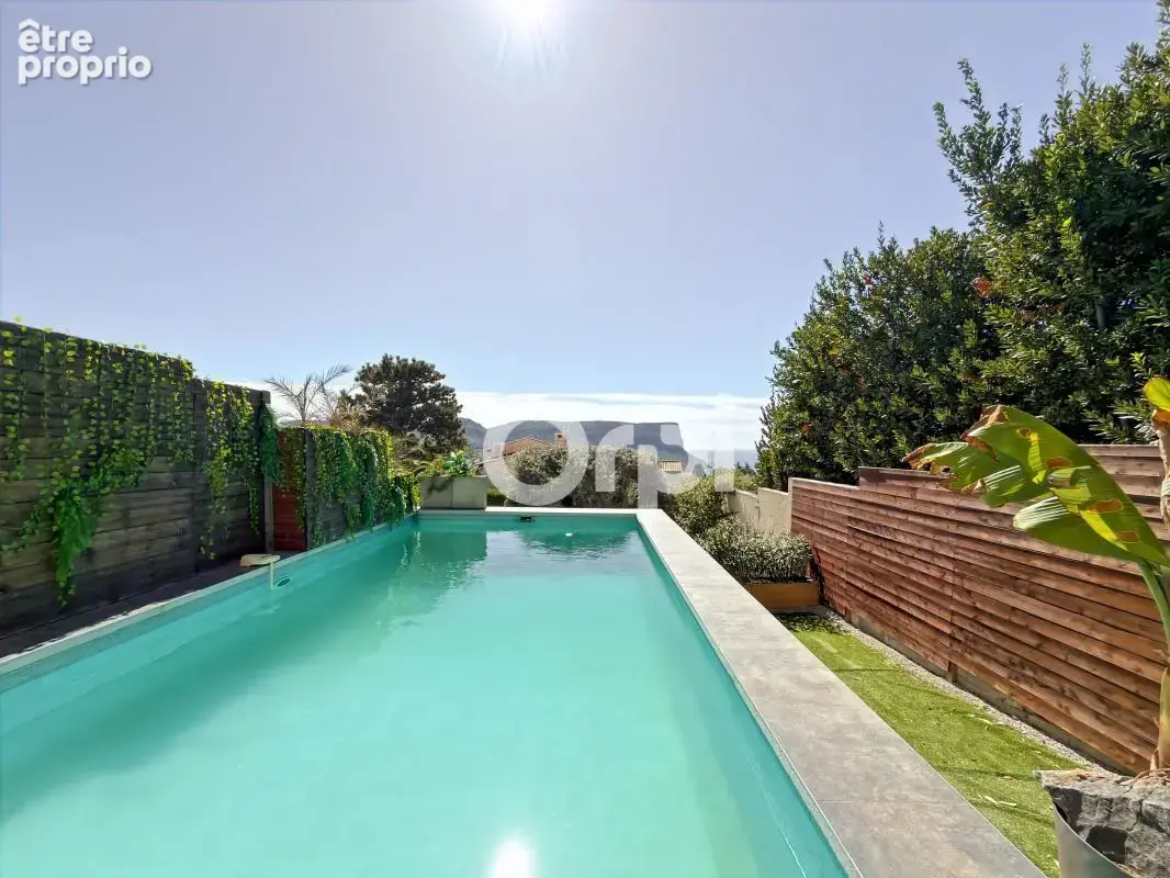 ** Cassis - Idéal investisseurs - Villa de 6 appartements ** - photo 4