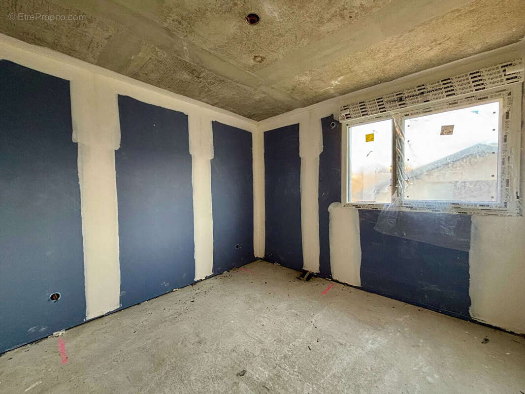 Appartement à VILLY-LE-PELLOUX