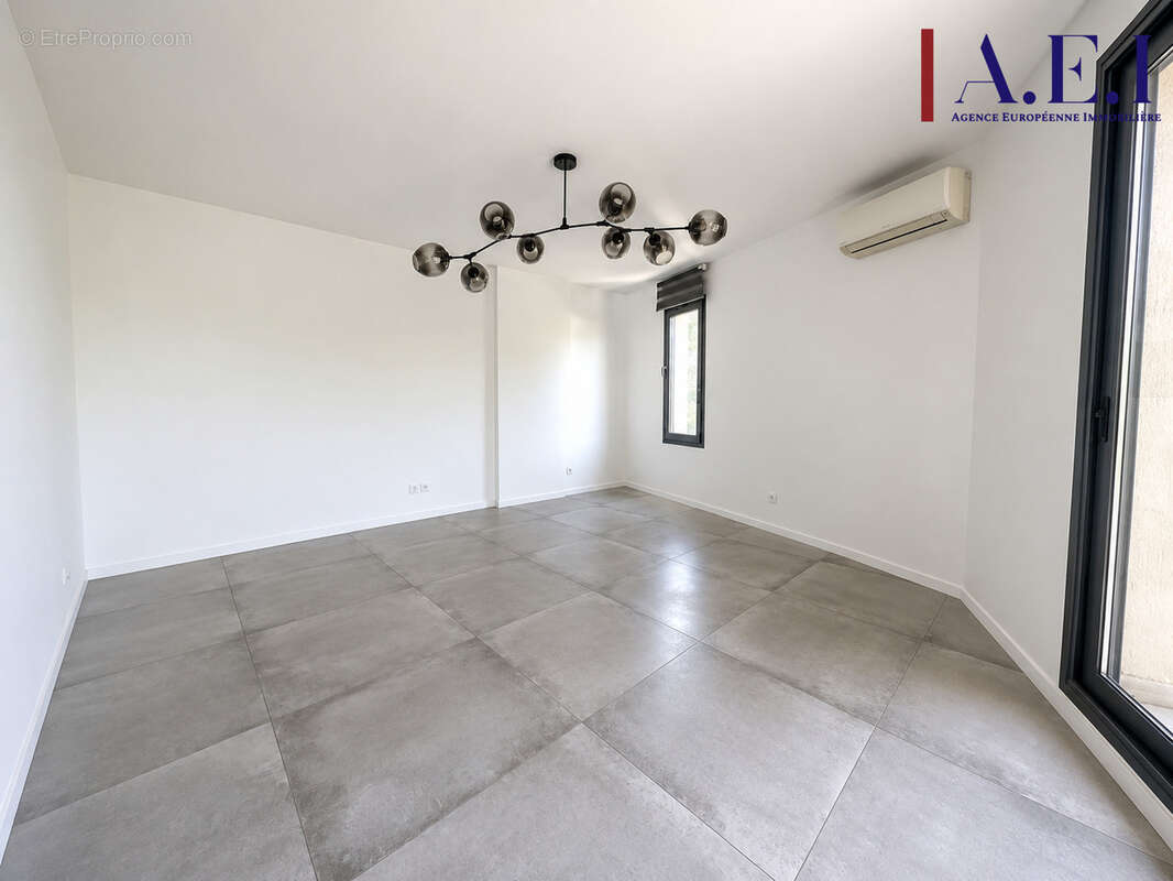Appartement T4 avec terrasses et stationnement privatif - photo 8
