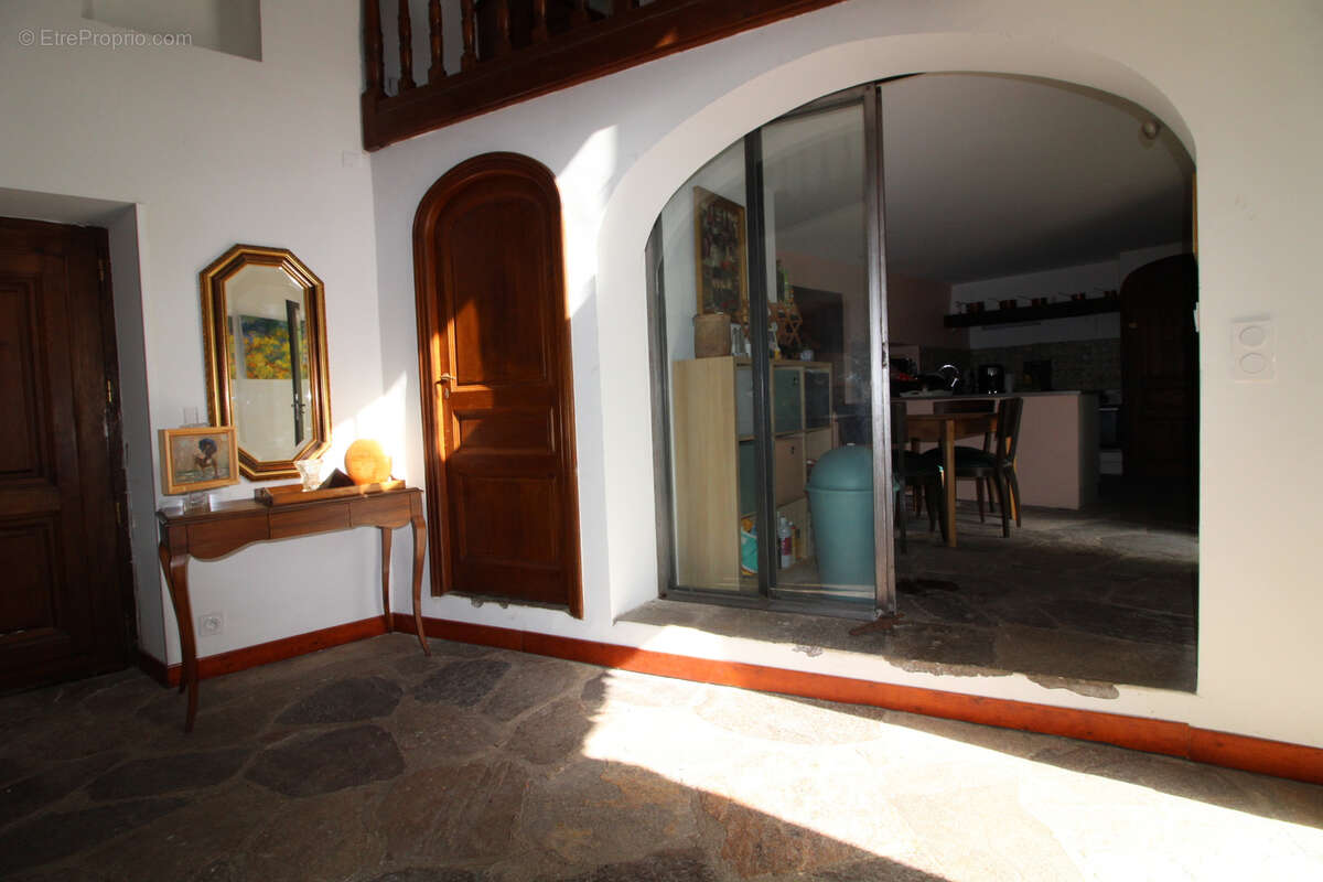 Maison à COLOMBIERES-SUR-ORB