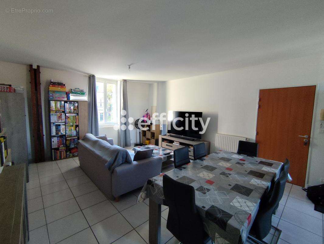 Appartement à SAINTES