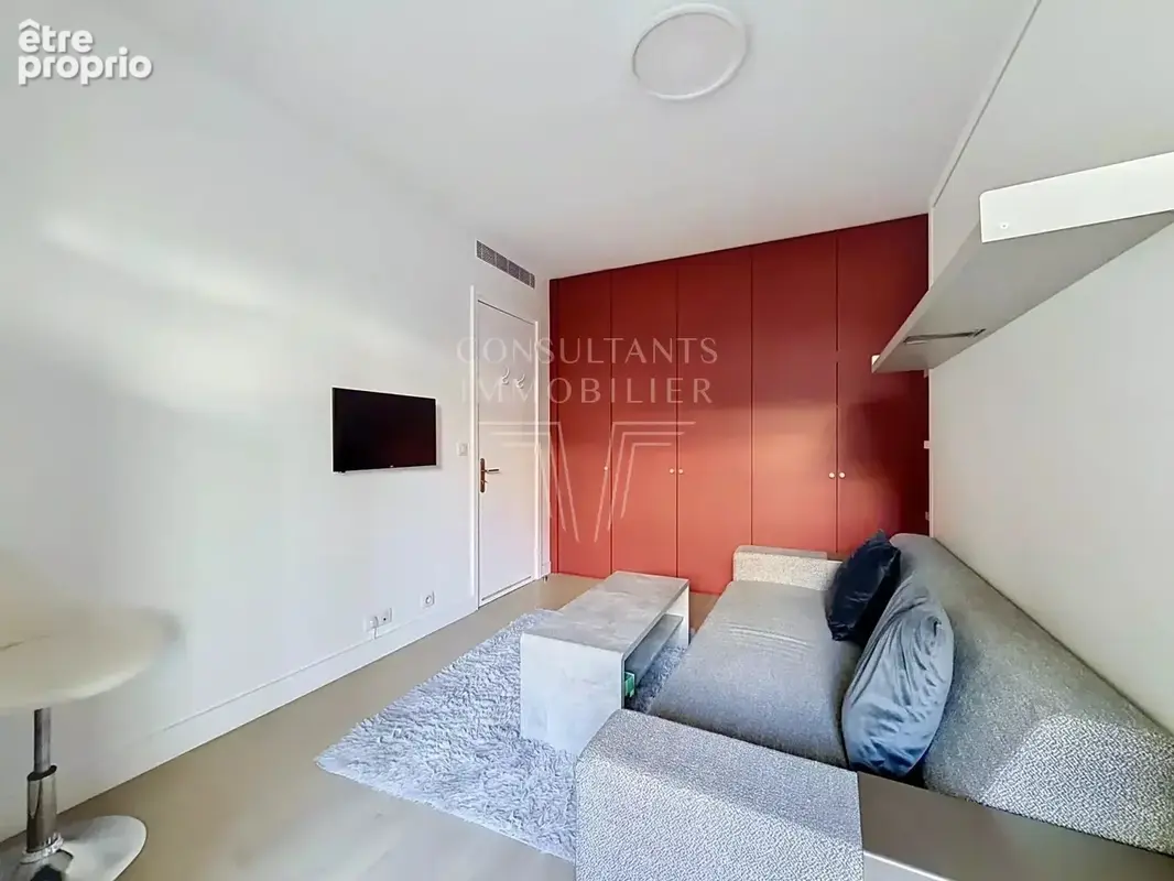 Paris xvie – avenue foch – studio meublé avec balcon – clé en main - photo 4