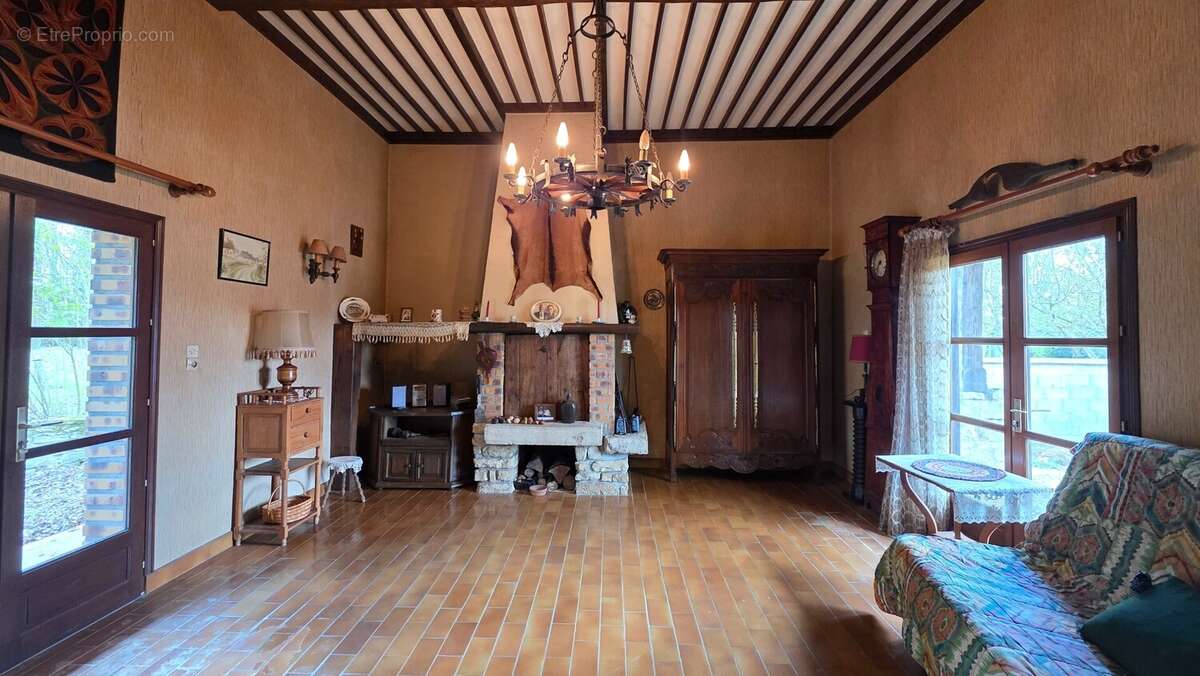 Maison à SAINT-ETIENNE-EN-BRESSE