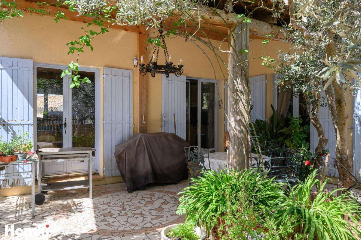Maison à PELISSANNE