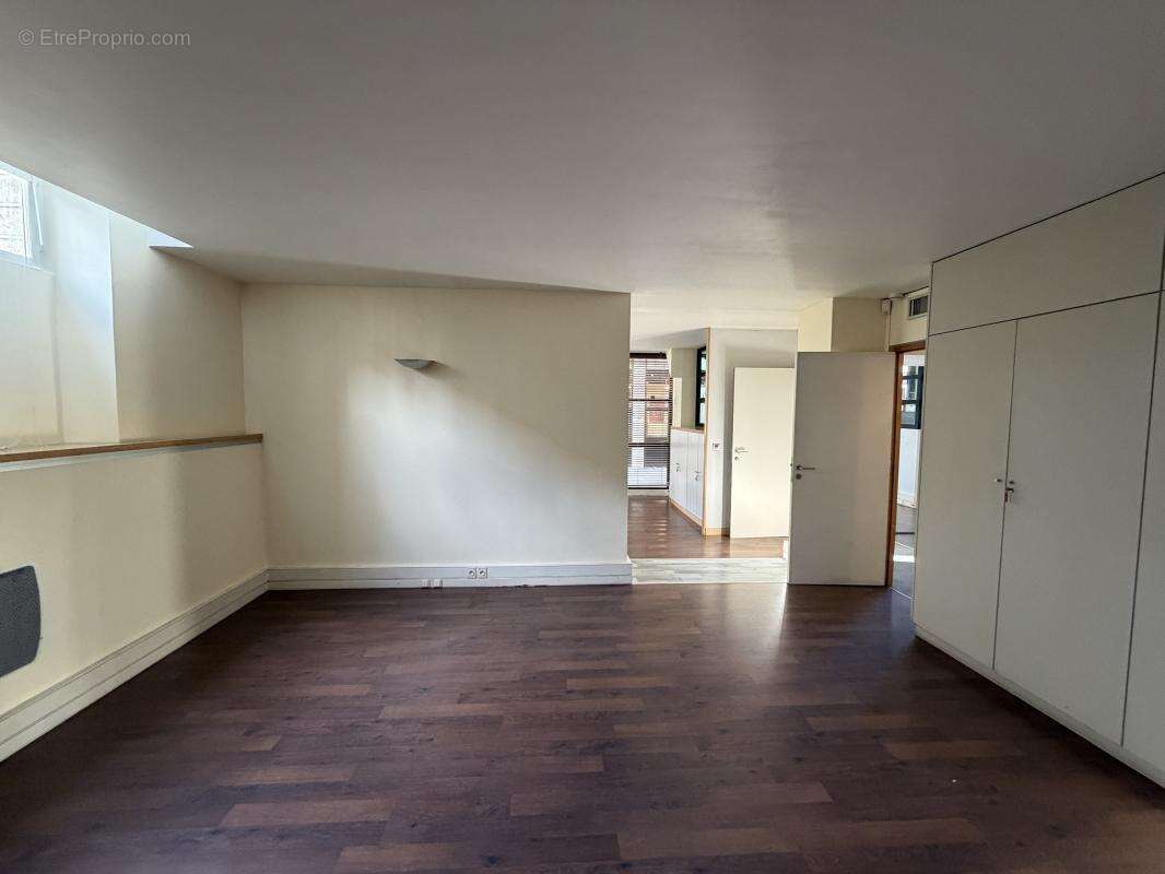 Commerce à ISSY-LES-MOULINEAUX