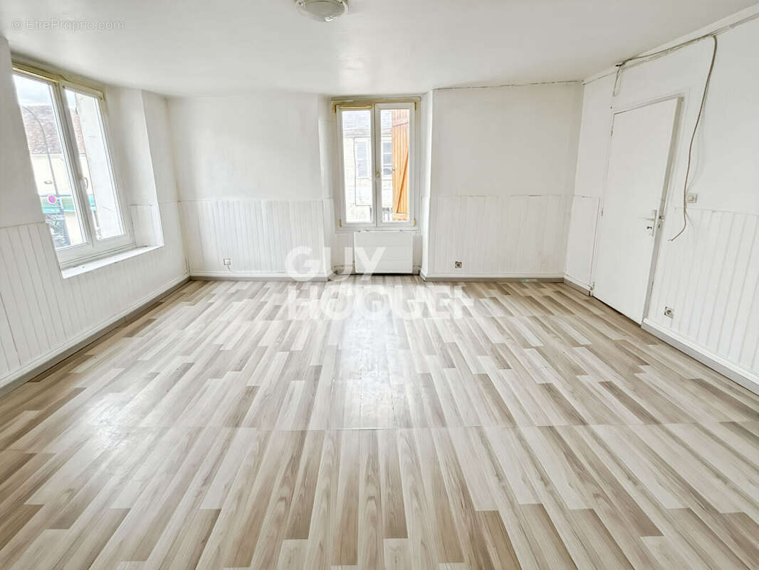 Appartement à FONTENAY-TRESIGNY