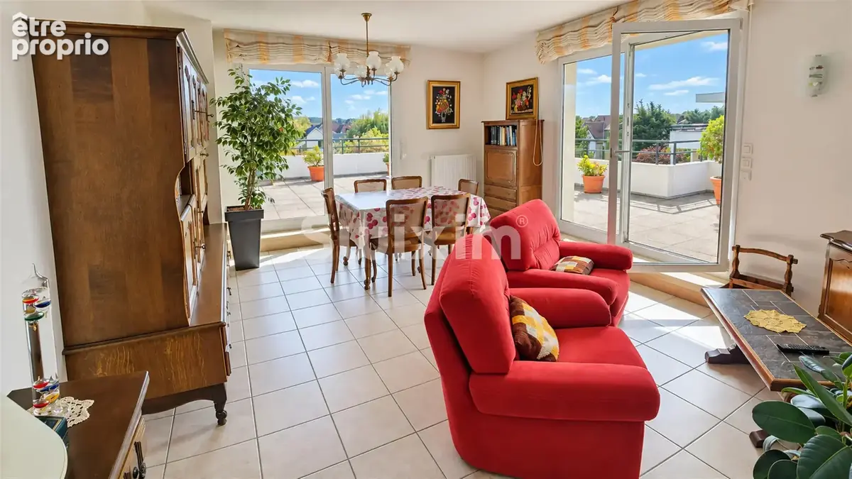 Sélestat — Un attique de 85 m² ouvert sur une terrasse panoramique de 105 m² - photo 2