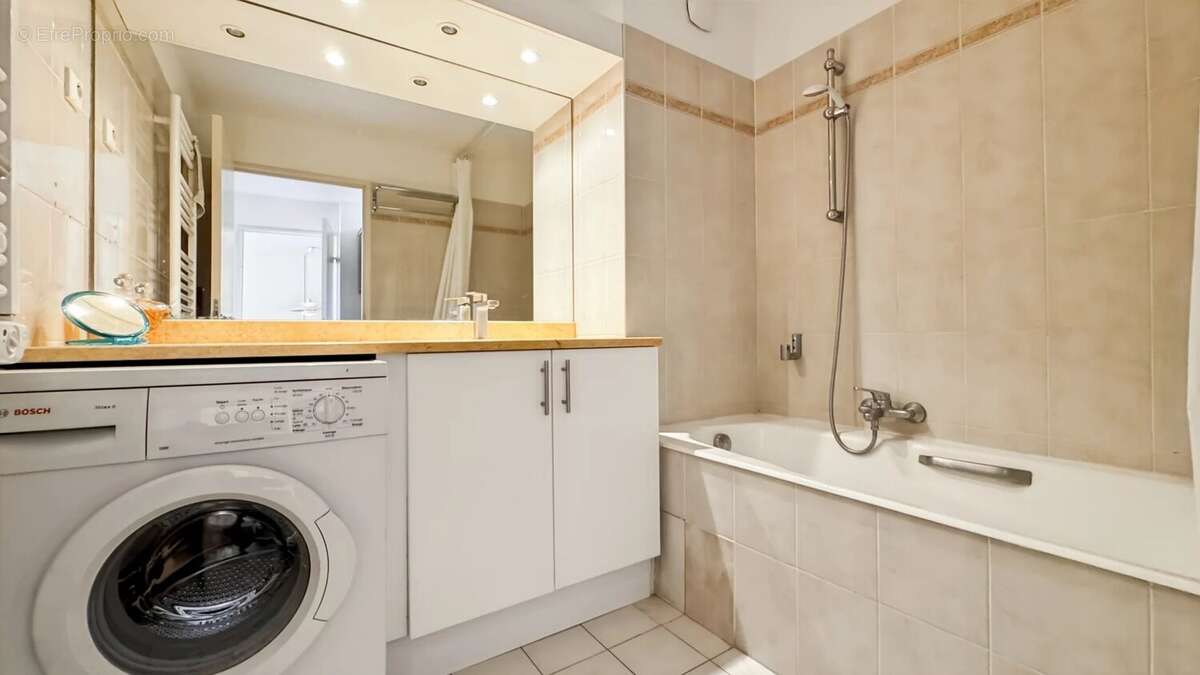 Appartement à MANDELIEU-LA-NAPOULE