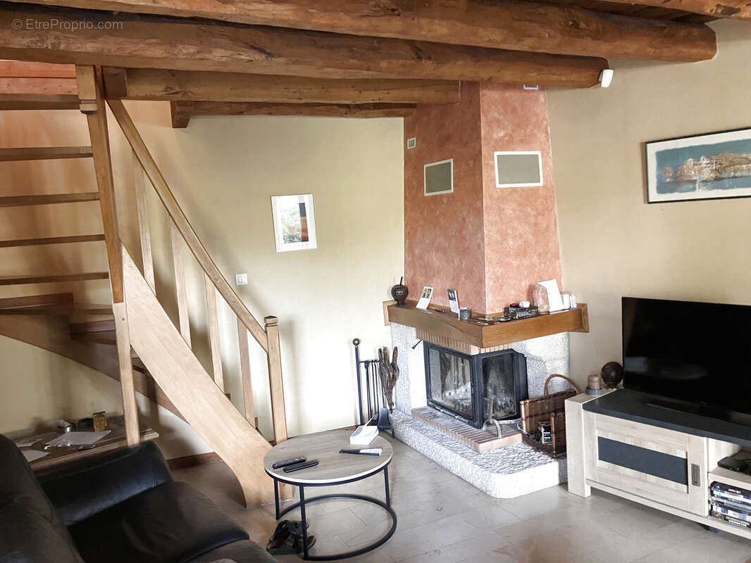 Maison à MONTALIEU-VERCIEU