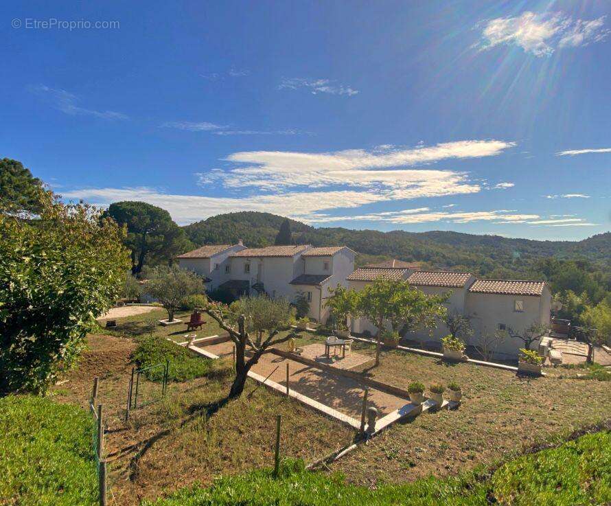 Maison à LA GARDE-FREINET