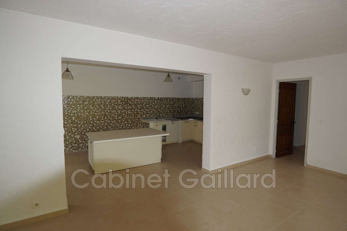 Maison à PEYMEINADE