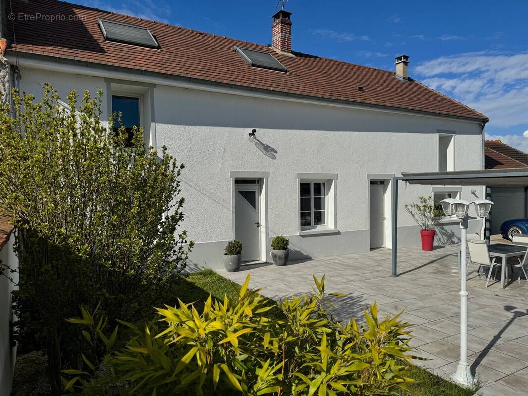 Maison à BRUYERES-LE-CHATEL