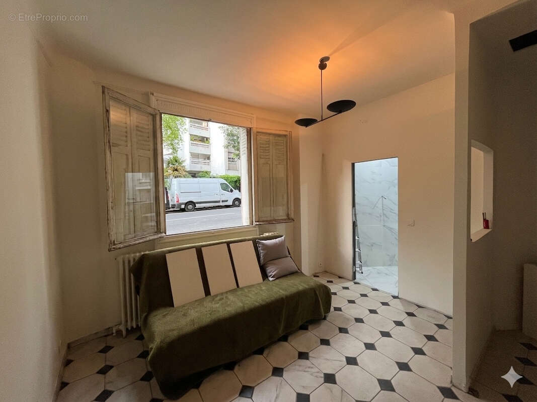 Appartement à PARIS-20E