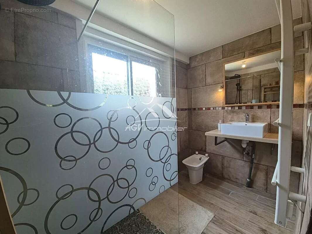 Maison à SAINT-HILAIRE-DE-BRETHMAS