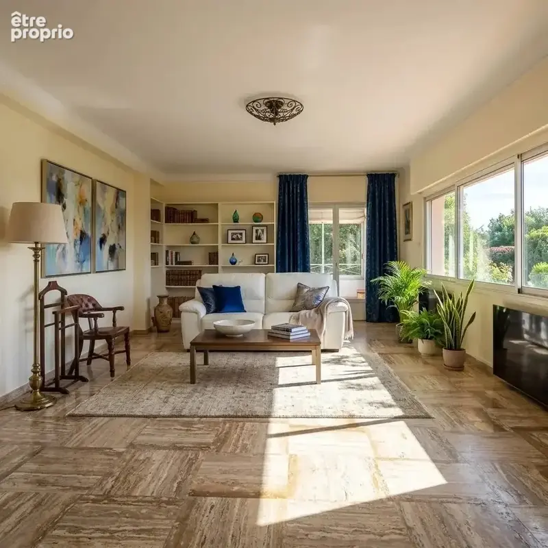 Spacieux F4 de 120m² à l'ARA - photo 2