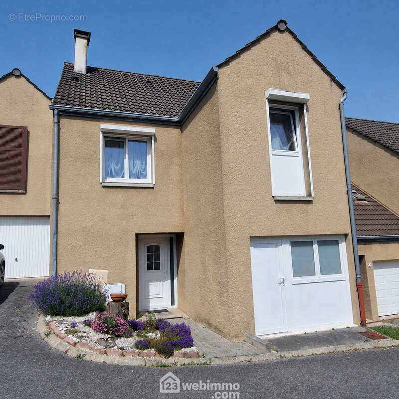 Maison d'habitation sans aucun travaux d'une surface habitable de 122 m² - Maison à LAON