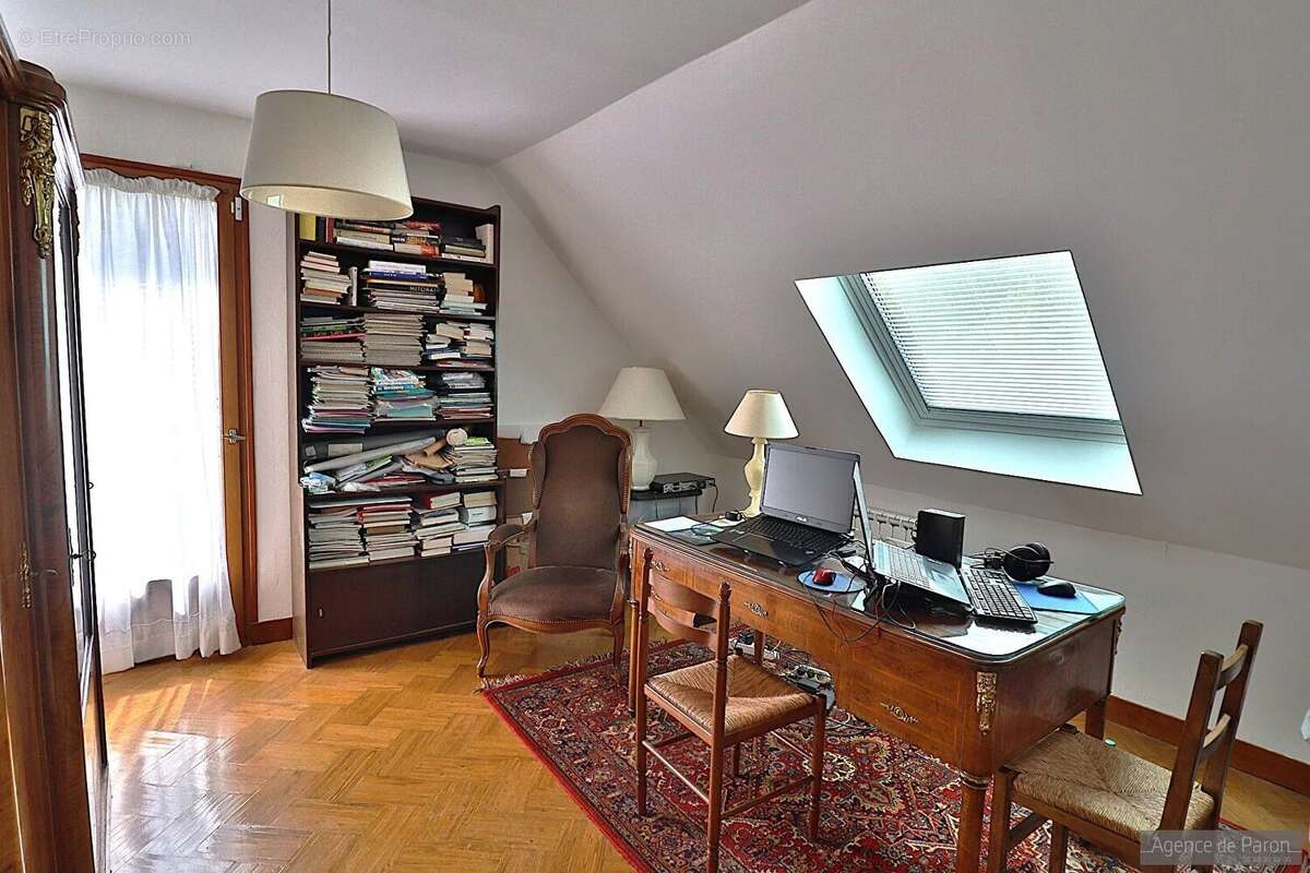 Maison à VERRIERES-LE-BUISSON