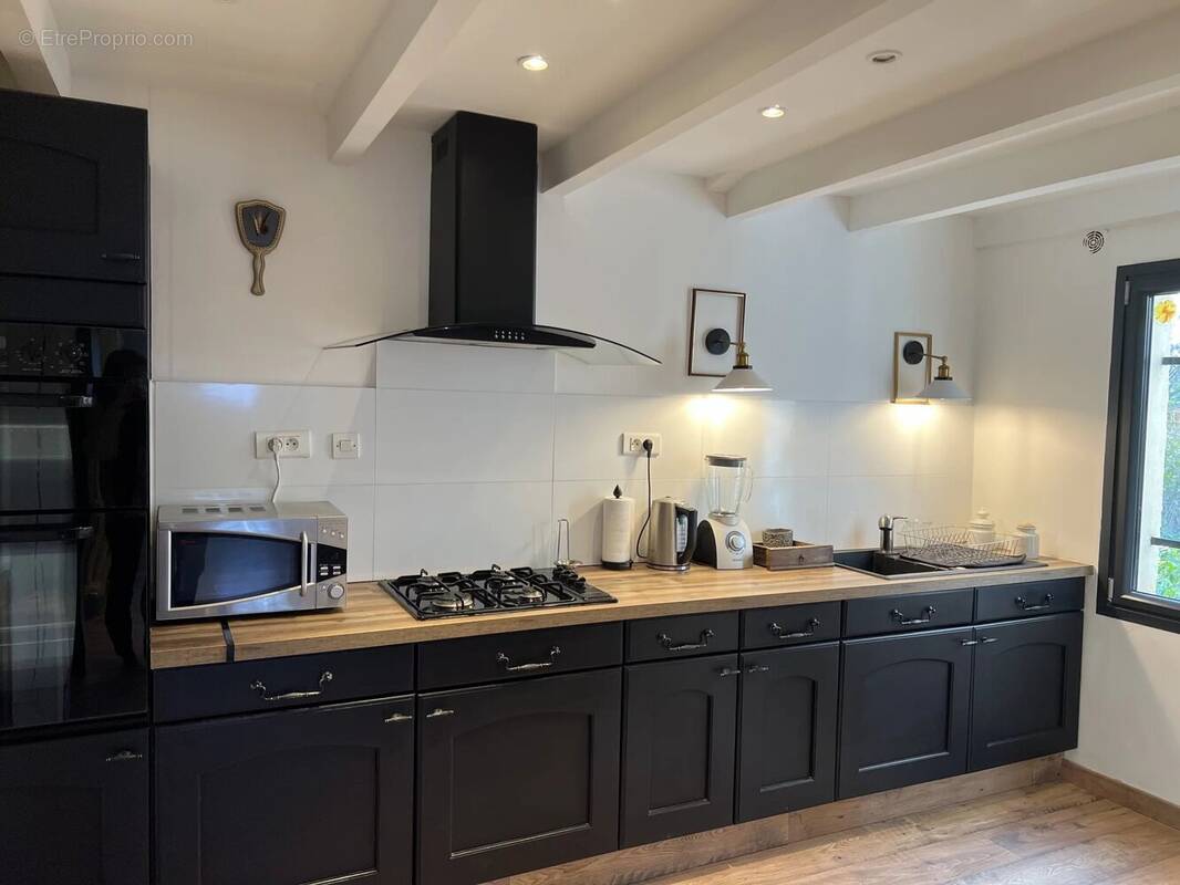 Maison à SAINT-SEURIN-DE-PRATS