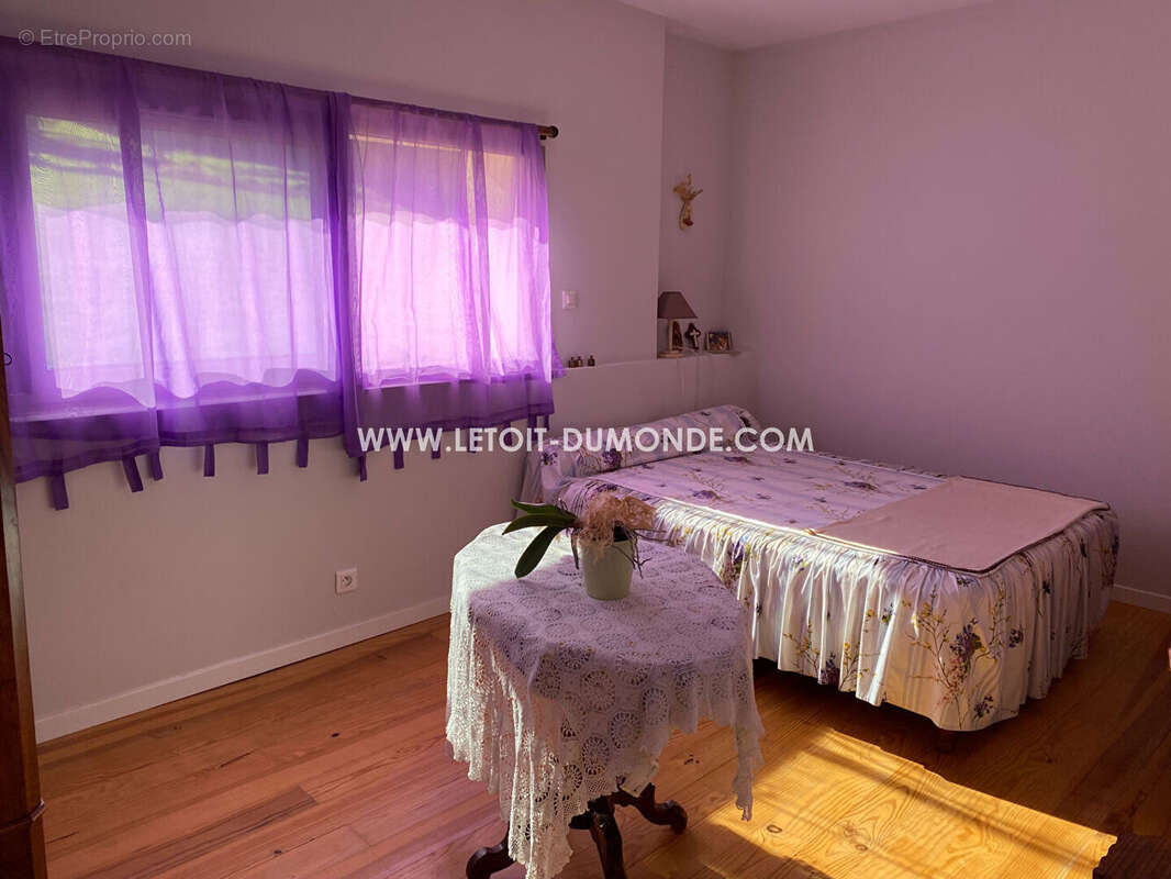 Maison à SAINT-GERMAIN-DU-SALEMBRE