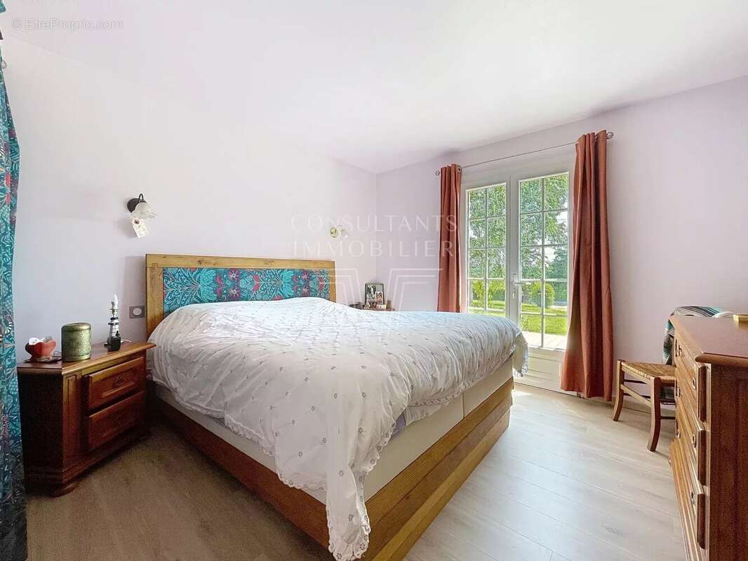 Maison à PONT-L&#039;EVEQUE