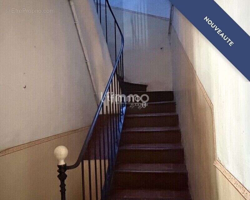 Maison entièrement à rénover + garage et jardin de plus de 200m2 - photo 7