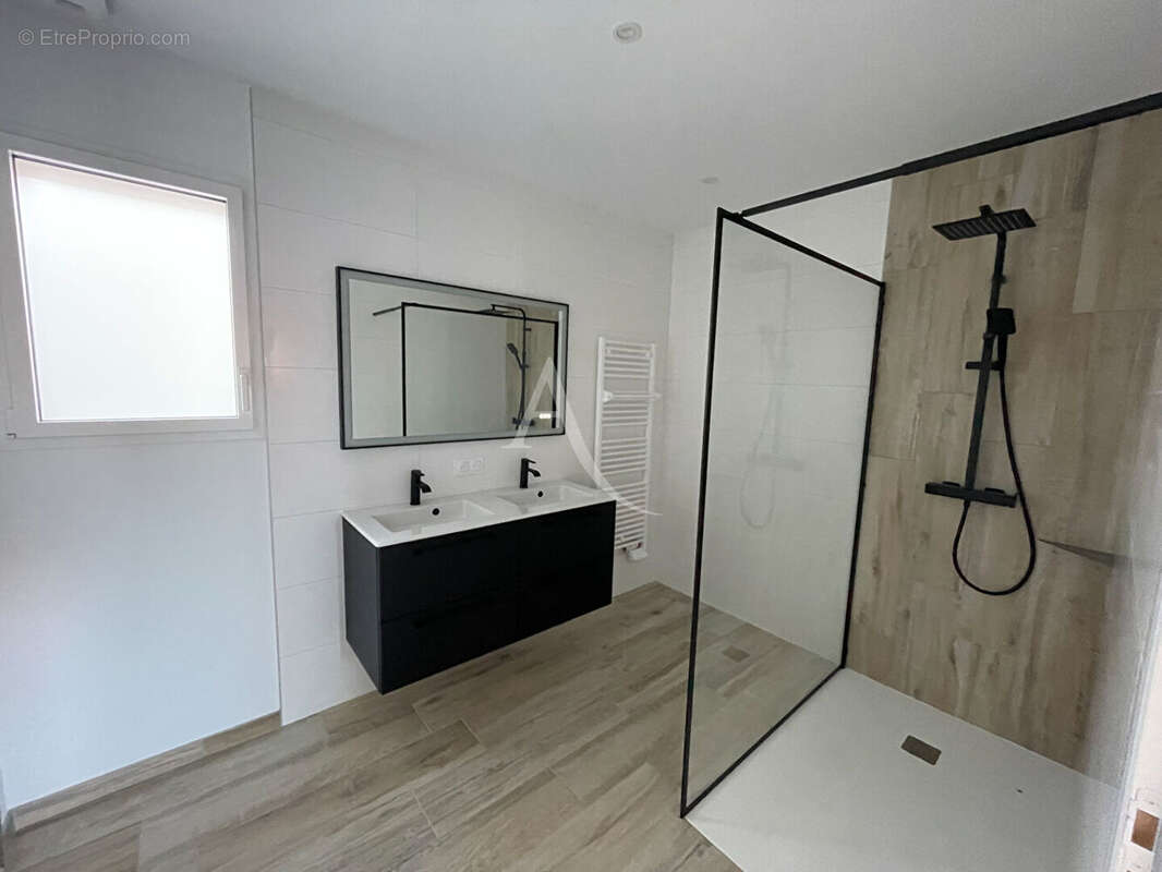 Maison Saint Hilaire La Foret 4 pièce(s) 111 m2 - photo 8